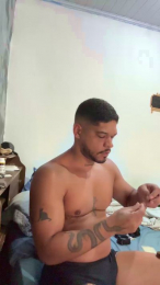 realcria1 webcam model stream image