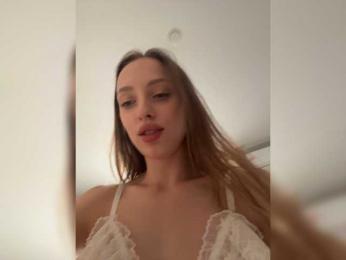 Tvoya_malyshka webcam model stream image