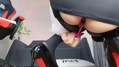 Nina-- webcam model stream image