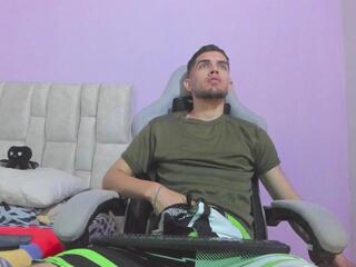 Paul Walkers webcam model stream image