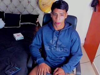 Andrew Wolf webcam model stream image