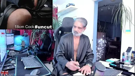 OnlineBossUK webcam model stream image