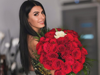 ZenoviaNoir webcam model stream image