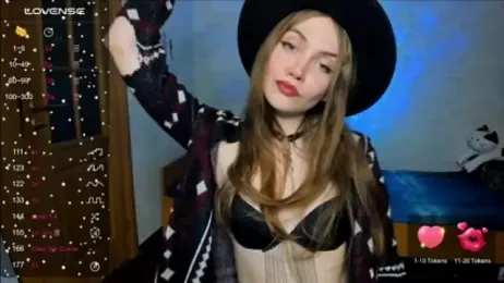 KitsuneRem webcam stripchat model stream image