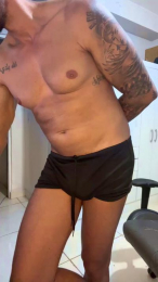 Saradoalto23 webcam model stream image