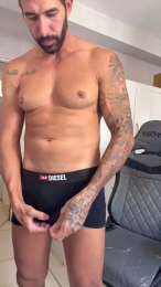 Saradoalto23 webcam model stream image