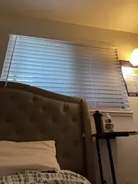 pnwzo webcam stripchat model stream image