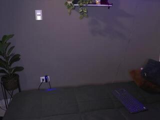 Hanah Evans webcam model stream image