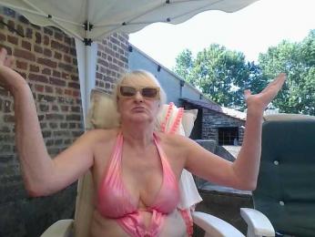 BlondMilfTascha webcam model stream image