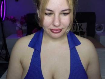 AvaQueen webcam model stream image