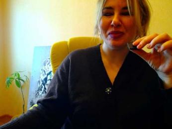 AvaQueen webcam model stream image