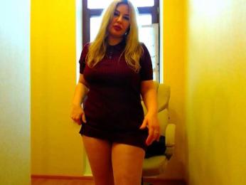 AvaQueen webcam model stream image