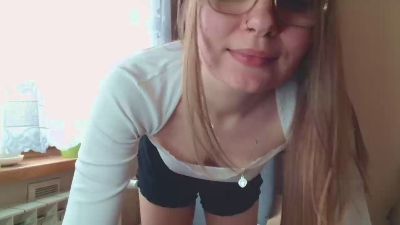 EllyHEARTx webcam model stream image