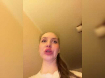 Kikilaky webcam model stream image