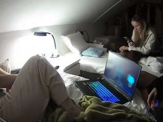 voyeurcam-julmodels-bed-4 webcam model stream image