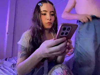 MiyuPeach webcam model stream image