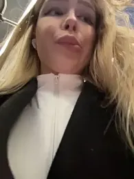 Liza_risky webcam model stream image