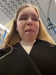 Liza_risky webcam model stream image