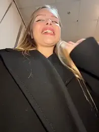 Liza_risky webcam model stream image