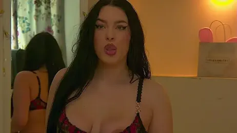 KeiraDark webcam model stream image