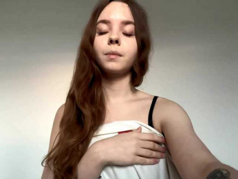 Lil-RO-XO webcam model stream image