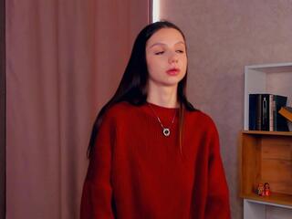 Yoshie Alpis webcam model stream image