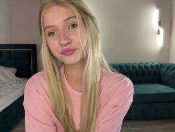 VikkiiSecret webcam bongacams model stream image