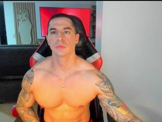 Uxio X webcam model stream image