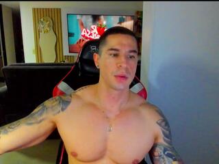 Uxio X webcam model stream image