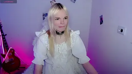 Emily_Nyaffee webcam stripchat model stream image