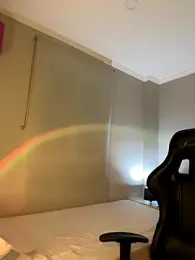 MisFrekcles_ webcam model stream image