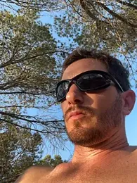 Oliverhnt webcam model stream image