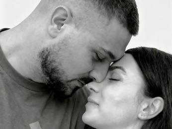 AdelleandCrish webcam model stream image