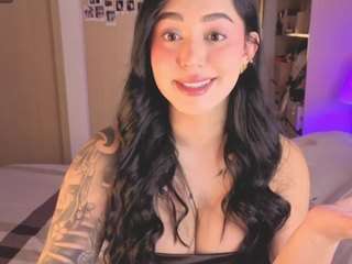 aashleey webcam model stream image