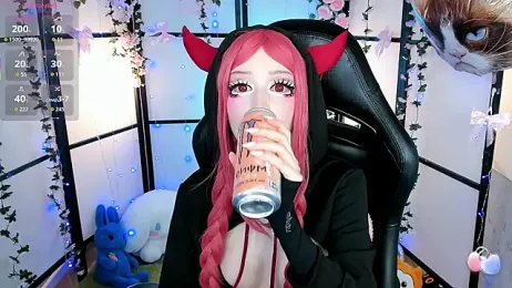 MilkyCute webcam model stream image