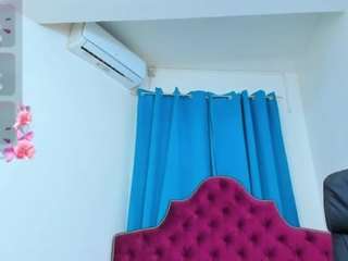 ninadee webcam camsoda model stream image