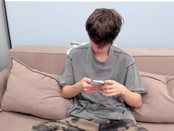 your_shy_guy webcam model stream image