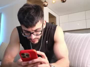 phantom_bigger1 webcam model stream image