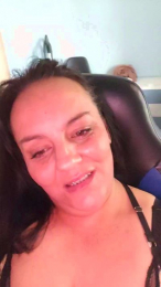 Annalyluky webcam model stream image