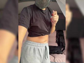 VikkiMouse18 webcam model stream image