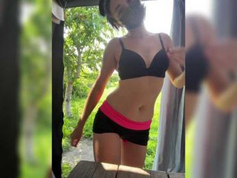VikkiMouse18 webcam model stream image