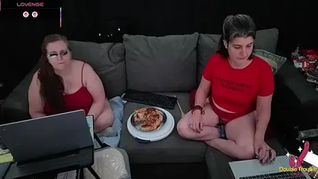 Bella_and_Marie webcam model stream image