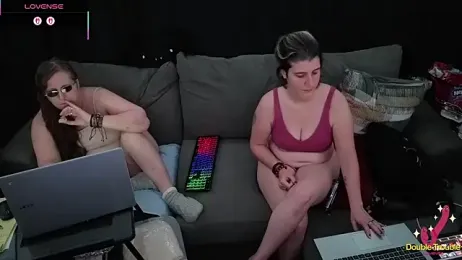 Bella_and_Marie webcam model stream image