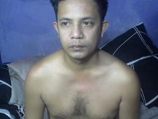 Lyndon F webcam model stream image