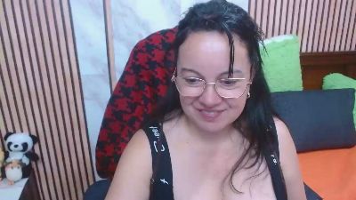 Mallybear_ webcam model stream image
