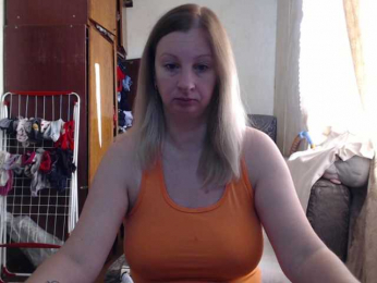 BustyBlondy webcam model stream image