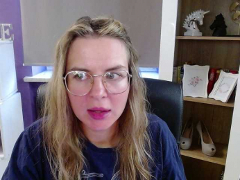 Soft-Zoey webcam model stream image