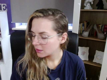 Soft-Zoey webcam model stream image