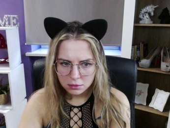 Soft-Zoey webcam model stream image