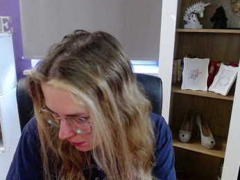 Soft-Zoey webcam model stream image